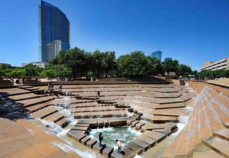 Courtyard By Marriott Dallas Arlington Entertainment District Exterior foto